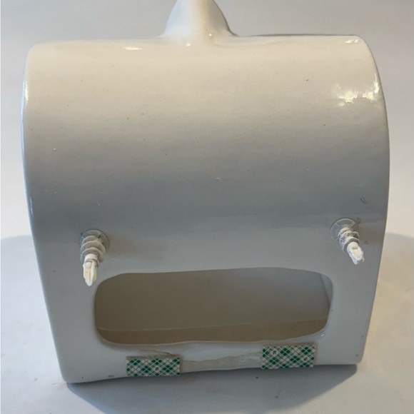 Cream Toilet Paper Holder - Picture 4 of 5
